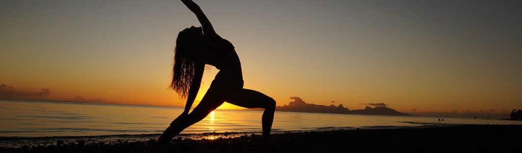 Yoga couché de soleil